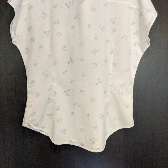 Summer Blouse from MEC (Mountain Equipment Co-op) - Picture 5 of 7